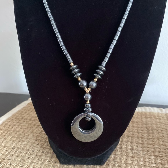 GORGEOUS VINTAGE METALLIC HEMATITE PENDANT NECKLACE - Picture 13 of 16